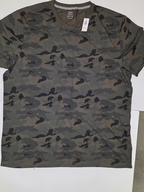 Old Navy Camouflage Crewneck T‑Shirt - Olive Camo